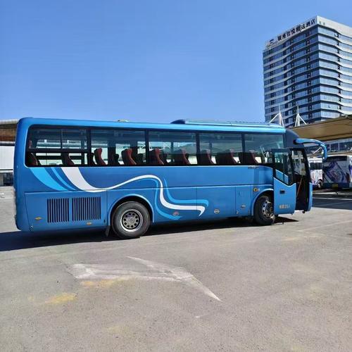 跨境二手豪华客车市场的新选择 宇通60座客车全方位解析